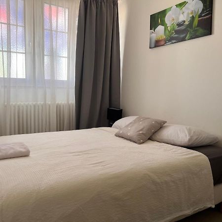 Budget Room Free Parking Прателн Екстериор снимка