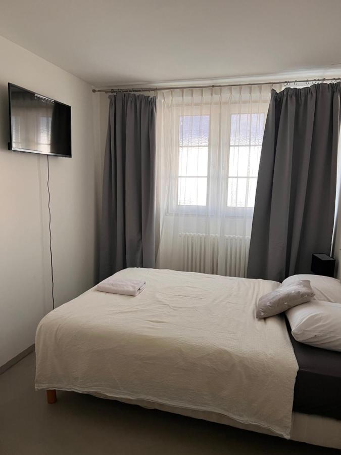 Budget Room Free Parking Прателн Екстериор снимка